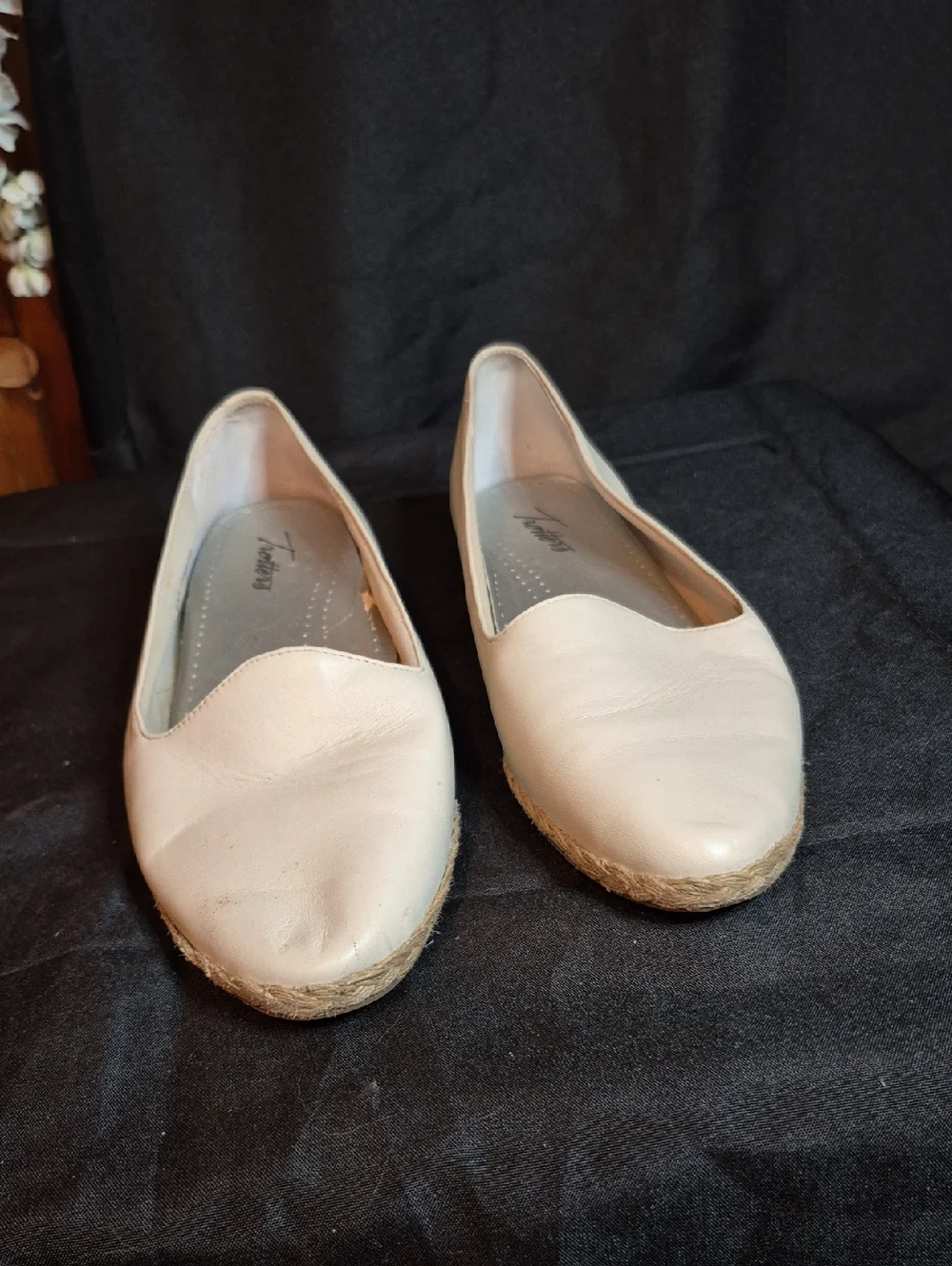 Trotters Cream Slip-On Espadrille Flats